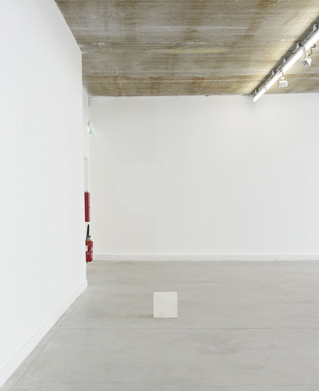 <p>stanley brouwn</p>